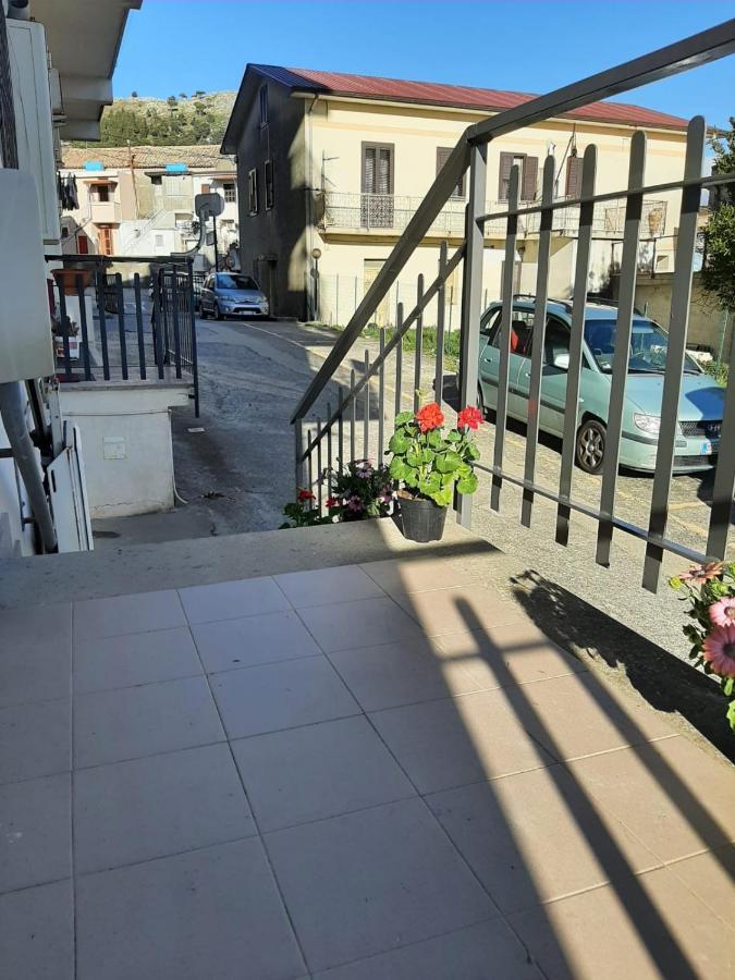Ayn Apartment Tiriolo 外观 照片
